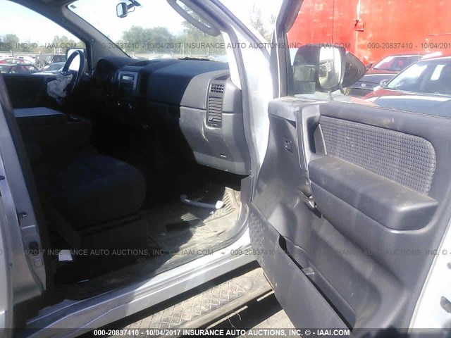 1N6AA06C69N310539 - 2009 NISSAN TITAN XE/SE/LE/PRO-4X SILVER photo 5