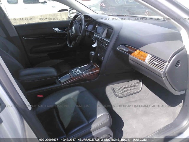 WAUDH74F56N136909 - 2006 AUDI A6 3.2 QUATTRO SILVER photo 5