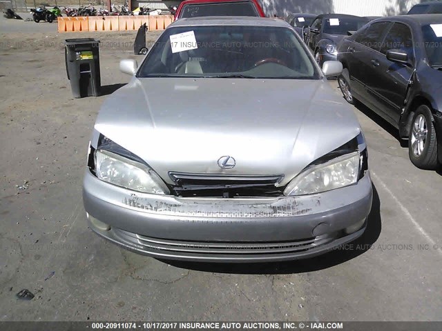 JT8BF28G4W5046381 - 1998 LEXUS ES 300 SILVER photo 6