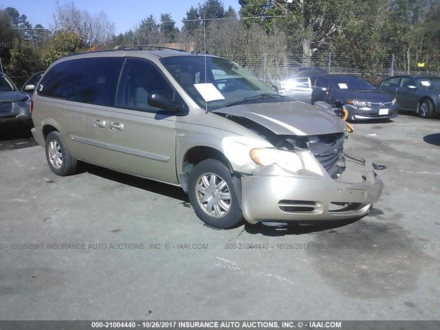 2C4GP54LX5R297044 - 2005 CHRYSLER TOWN & COUNTRY TOURING GOLD photo 1