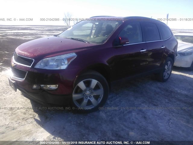 1GNKVGED1CJ400069 - 2012 CHEVROLET TRAVERSE LT MAROON photo 2