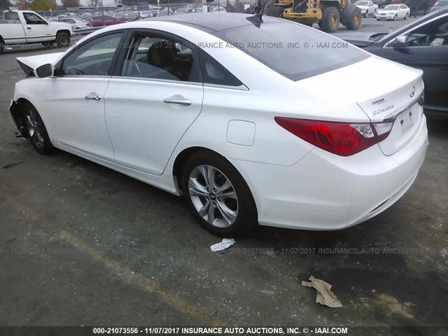 5NPEC4AC7DH608068 - 2013 HYUNDAI SONATA SE/LIMITED WHITE photo 3