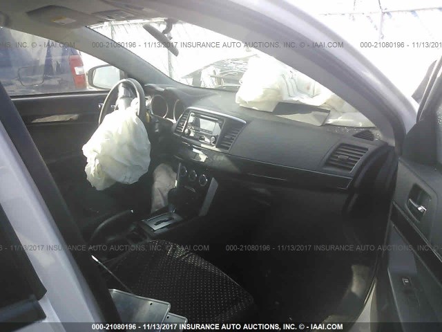 JA32U2FU8GU003958 - 2016 MITSUBISHI LANCER ES WHITE photo 5