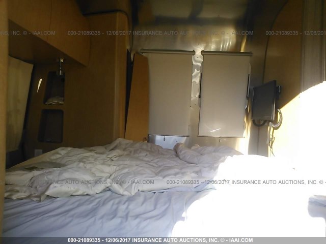 1STJ9YP23FJ532279 - 2015 AIRSTREAM FLYING CLO  SILVER photo 8