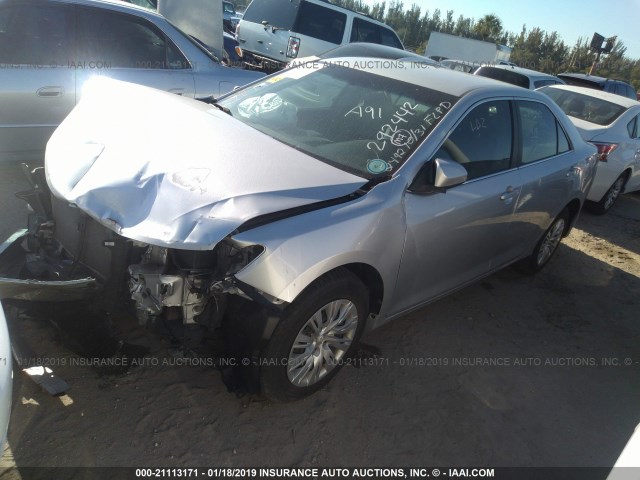 4T1BF1FK9DU292442 - 2013 TOYOTA CAMRY L/SE/LE/XLE 银色 照片 2