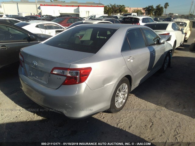 4T1BF1FK9DU292442 - 2013 TOYOTA CAMRY L/SE/LE/XLE 银色 照片 4