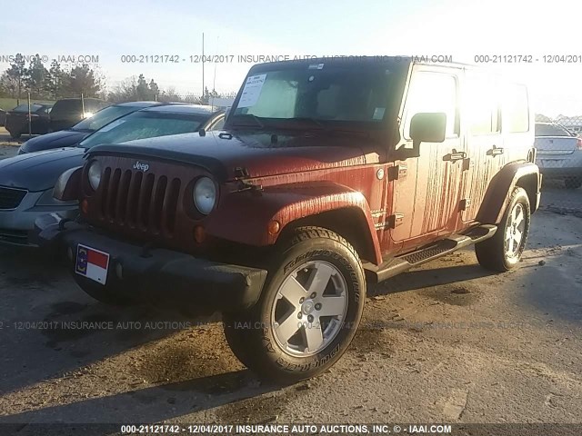 1J8GA59127L144140 - 2007 JEEP WRANGLER SAHARA RED photo 2