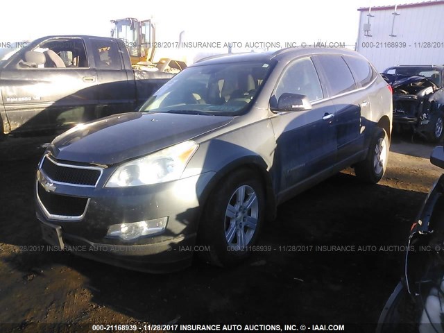 1GNEV23D29S115581 - 2009 CHEVROLET TRAVERSE LT GRAY photo 2