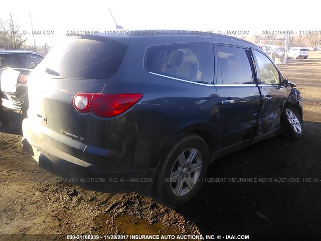 1GNEV23D29S115581 - 2009 CHEVROLET TRAVERSE LT GRAY photo 4