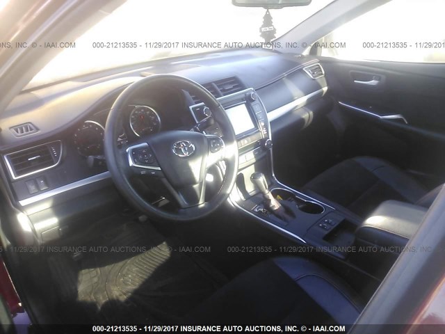 4T1BF1FK0FU913537 - 2015 TOYOTA CAMRY LE/XLE/SE/XSE RED photo 5