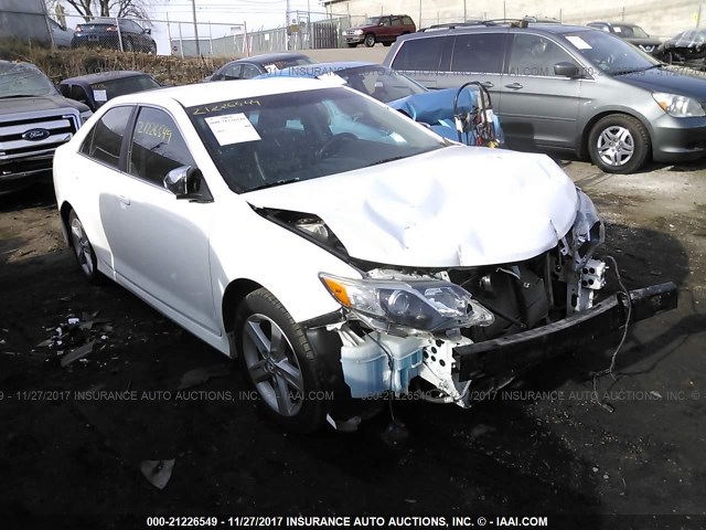 4T1BF1FK6DU247572 - 2013 TOYOTA CAMRY L/SE/LE/XLE 白色 照片 1