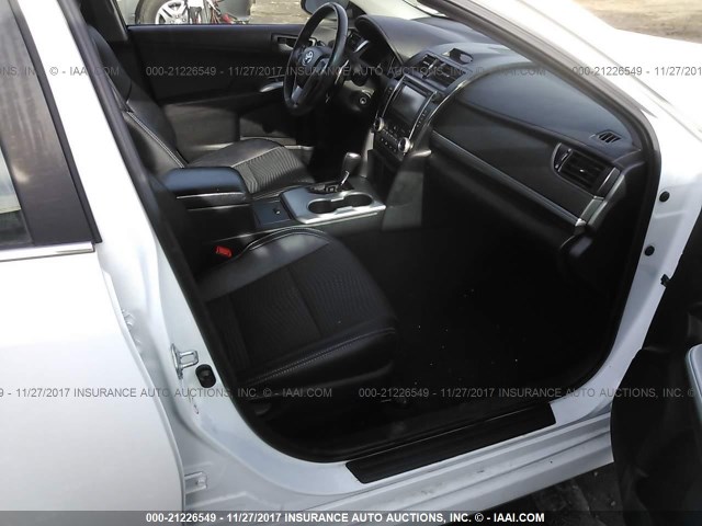 4T1BF1FK6DU247572 - 2013 TOYOTA CAMRY L/SE/LE/XLE 白色 照片 5