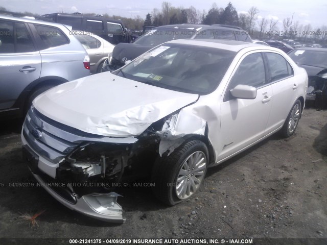 3FADP0L34AR140448 - 2010 FORD FUSION HYBRID WHITE photo 2