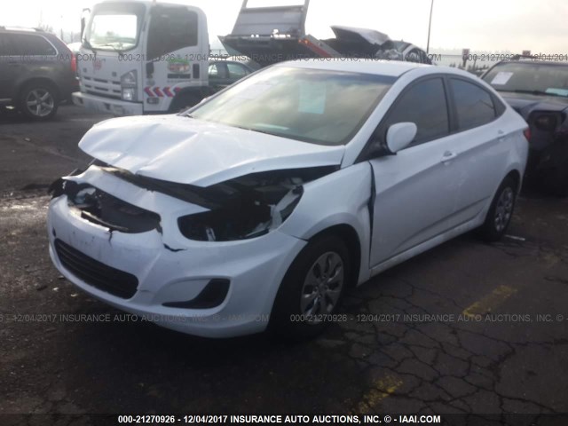 KMHCT4AE7HU267318 - 2017 HYUNDAI ACCENT SE WHITE photo 2