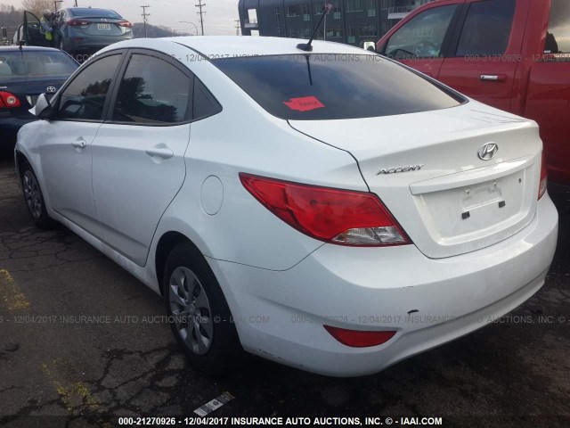 KMHCT4AE7HU267318 - 2017 HYUNDAI ACCENT SE WHITE photo 3