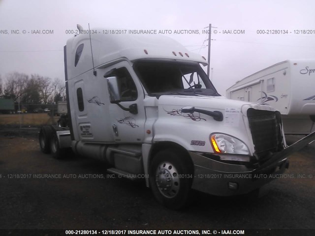 1FUJGLDRXCLBB3085 - 2012 FREIGHTLINER CASCADIA 125  WHITE photo 1