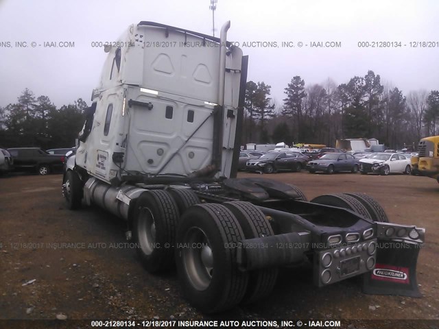 1FUJGLDRXCLBB3085 - 2012 FREIGHTLINER CASCADIA 125  WHITE photo 3