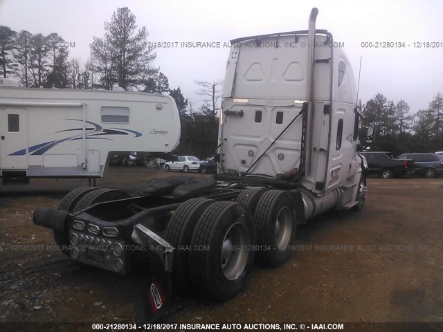 1FUJGLDRXCLBB3085 - 2012 FREIGHTLINER CASCADIA 125  WHITE photo 4