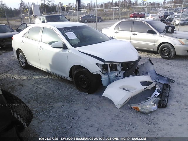 4T1BF1FK2DU225794 - 2013 TOYOTA CAMRY L/SE/LE/XLE 白色 照片 1