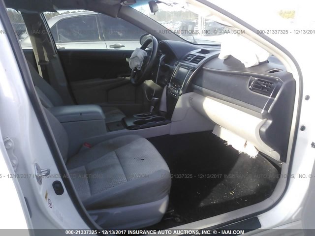 4T1BF1FK2DU225794 - 2013 TOYOTA CAMRY L/SE/LE/XLE 白色 照片 5