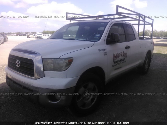 5TFRT54167X013190 - 2007 TOYOTA TUNDRA DOUBLE CAB SR5 WHITE photo 2