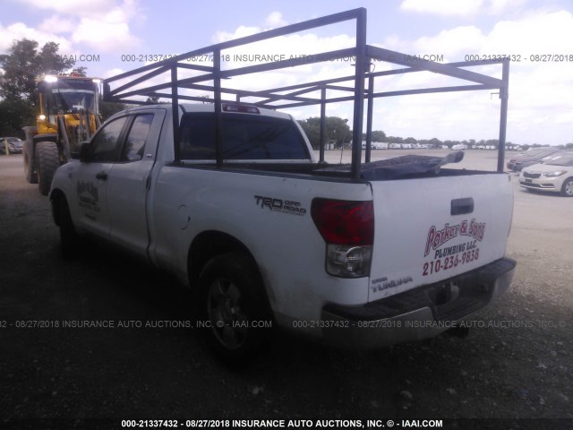 5TFRT54167X013190 - 2007 TOYOTA TUNDRA DOUBLE CAB SR5 WHITE photo 3