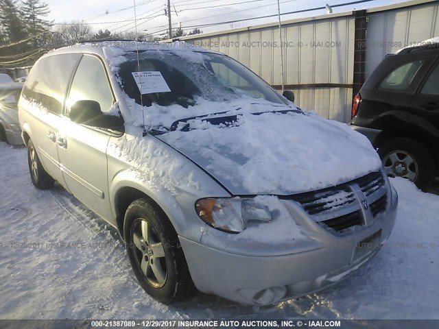 2D4GP44L16R820191 - 2006 DODGE GRAND CARAVAN SXT SILVER photo 1