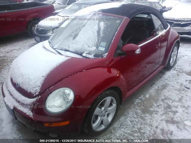 3VWSF31YX6M313864 - 2006 VOLKSWAGEN NEW BEETLE CONVERTIBLE OPTION PKG 2 RED photo 2