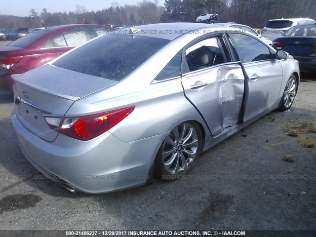 5NPEC4AC3DH787127 - 2013 HYUNDAI SONATA SE/LIMITED SILVER photo 4