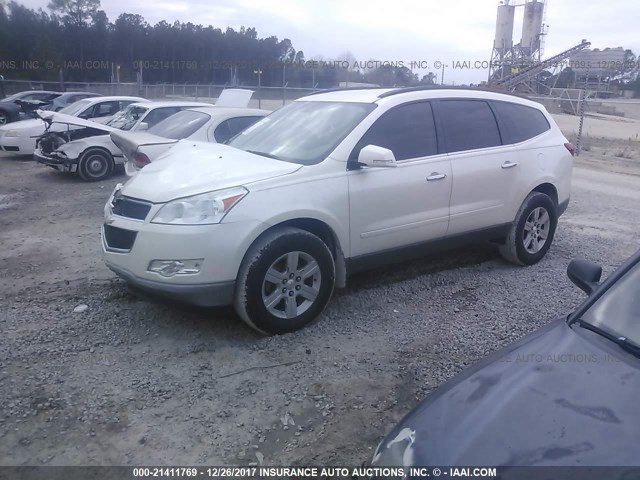 1GNKRGED2BJ168102 - 2011 CHEVROLET TRAVERSE CREAM photo 2