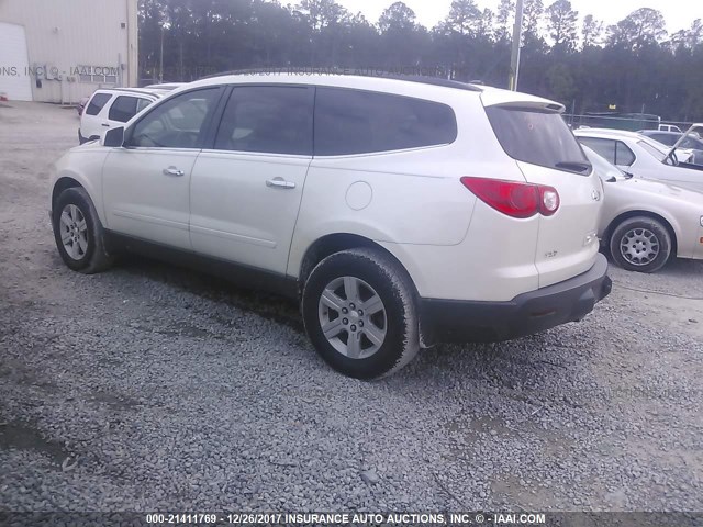 1GNKRGED2BJ168102 - 2011 CHEVROLET TRAVERSE CREAM photo 3