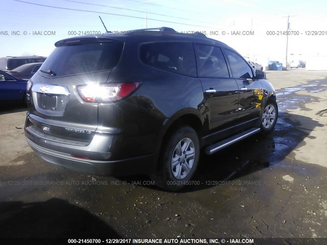 1GNKVFKD7FJ114763 - 2015 CHEVROLET TRAVERSE LS GRAY photo 4