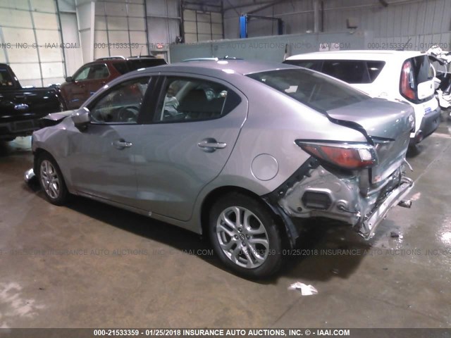 3MYDLBZV4GY119366 - 2016 TOYOTA SCION IA GRAY photo 3