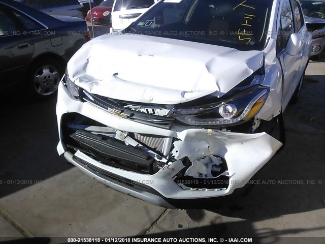 3GNCJLSB6HL269538 - 2017 CHEVROLET TRAX 1LT WHITE photo 6