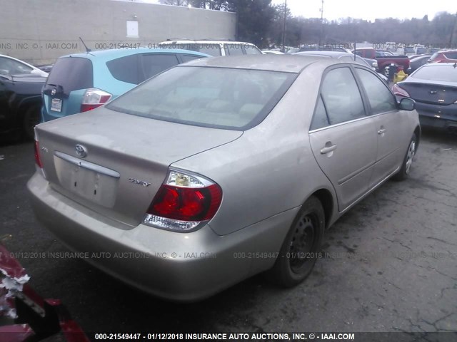 JTDBE32K353017598 - 2005 TOYOTA CAMRY LE/XLE/SE TAN photo 4