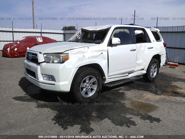 JTEBU5JR5A5019750 - 2010 TOYOTA 4RUNNER SR5/LIMITED/TRAIL WHITE photo 2