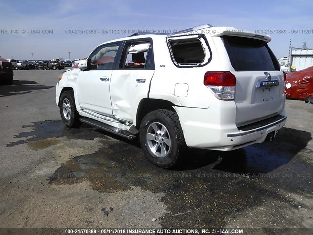 JTEBU5JR5A5019750 - 2010 TOYOTA 4RUNNER SR5/LIMITED/TRAIL WHITE photo 3