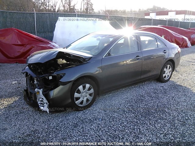 4T1BE46K47U693907 - 2007 TOYOTA CAMRY NEW GENERAT CE/LE/XLE/SE GRAY photo 2