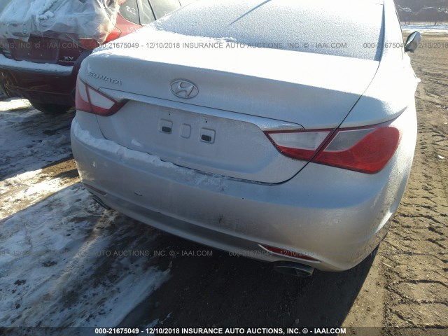 5NPEC4AC0DH633748 - 2013 HYUNDAI SONATA SE/LIMITED SILVER photo 6