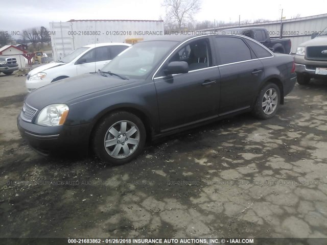 1FAHP24147G137091 - 2007 FORD FIVE HUNDRED SEL GRAY photo 2