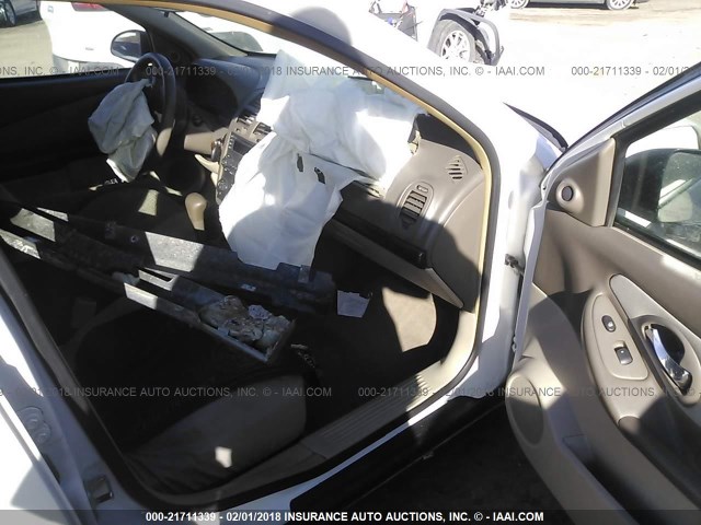 1G1ZT54865F176768 - 2005 CHEVROLET MALIBU LS Ақ фото 5
