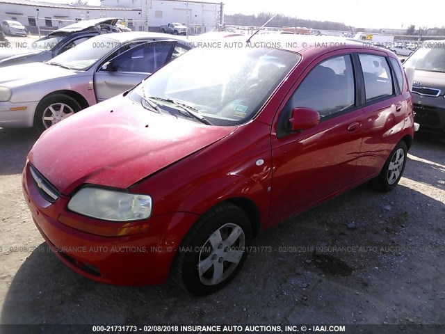 KL1TD66677B783498 - 2007 CHEVROLET AVEO LS RED photo 2