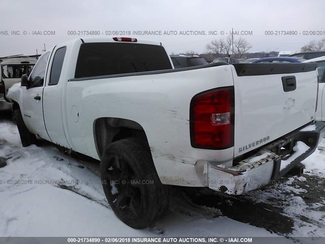 1GCEC19X69Z254727 - 2009 CHEVROLET SILVERADO C1500 WHITE photo 3