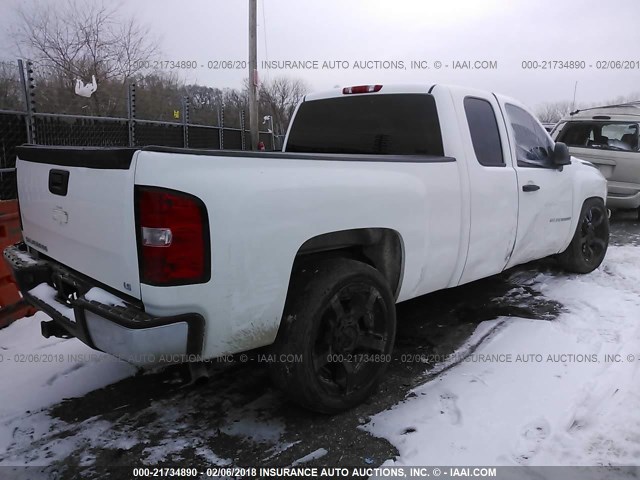 1GCEC19X69Z254727 - 2009 CHEVROLET SILVERADO C1500 WHITE photo 4