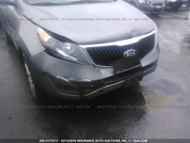 KNDPB3AC3G7826071 - 2016 KIA SPORTAGE GRAY photo 6