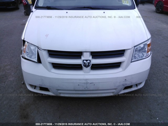 2D4RN4DE3AR439712 - 2010 DODGE GRAND CARAVAN SE WHITE photo 6