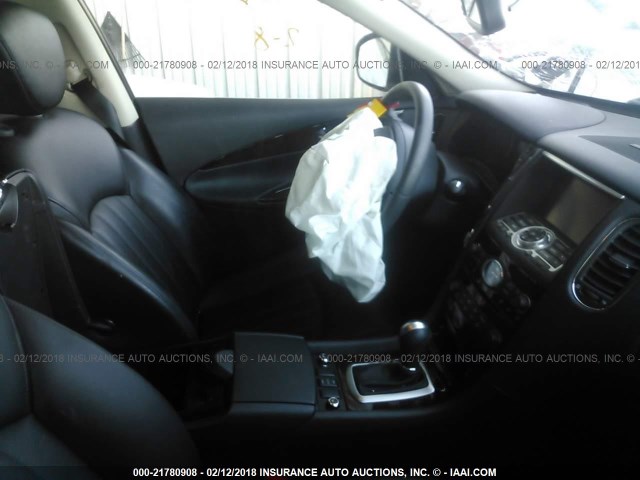 JN1BJ0HP0FM730082 - 2015 INFINITI QX50 WHITE photo 5