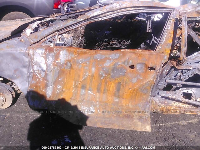 4T1BF1FK3GU197587 - 2016 TOYOTA CAMRY LE/XLE/SE/XSE BROWN photo 9