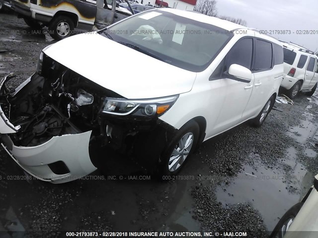 KNDMB5C1XG6216619 - 2016 KIA SEDONA LX WHITE photo 2