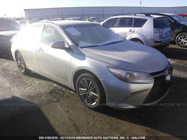 4T1BF1FK4HU415411 - 2017 TOYOTA CAMRY LE/XLE/SE/XSE SILVER photo 1